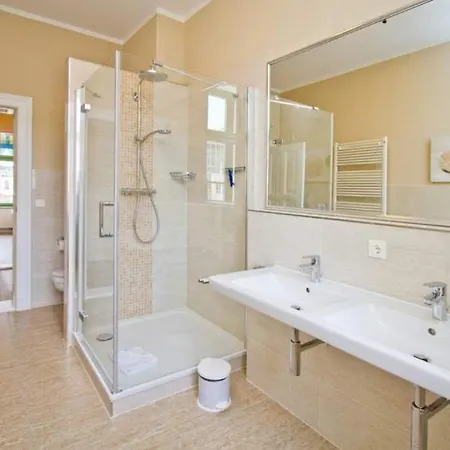 公寓 Am Ostseestrand App 5 *